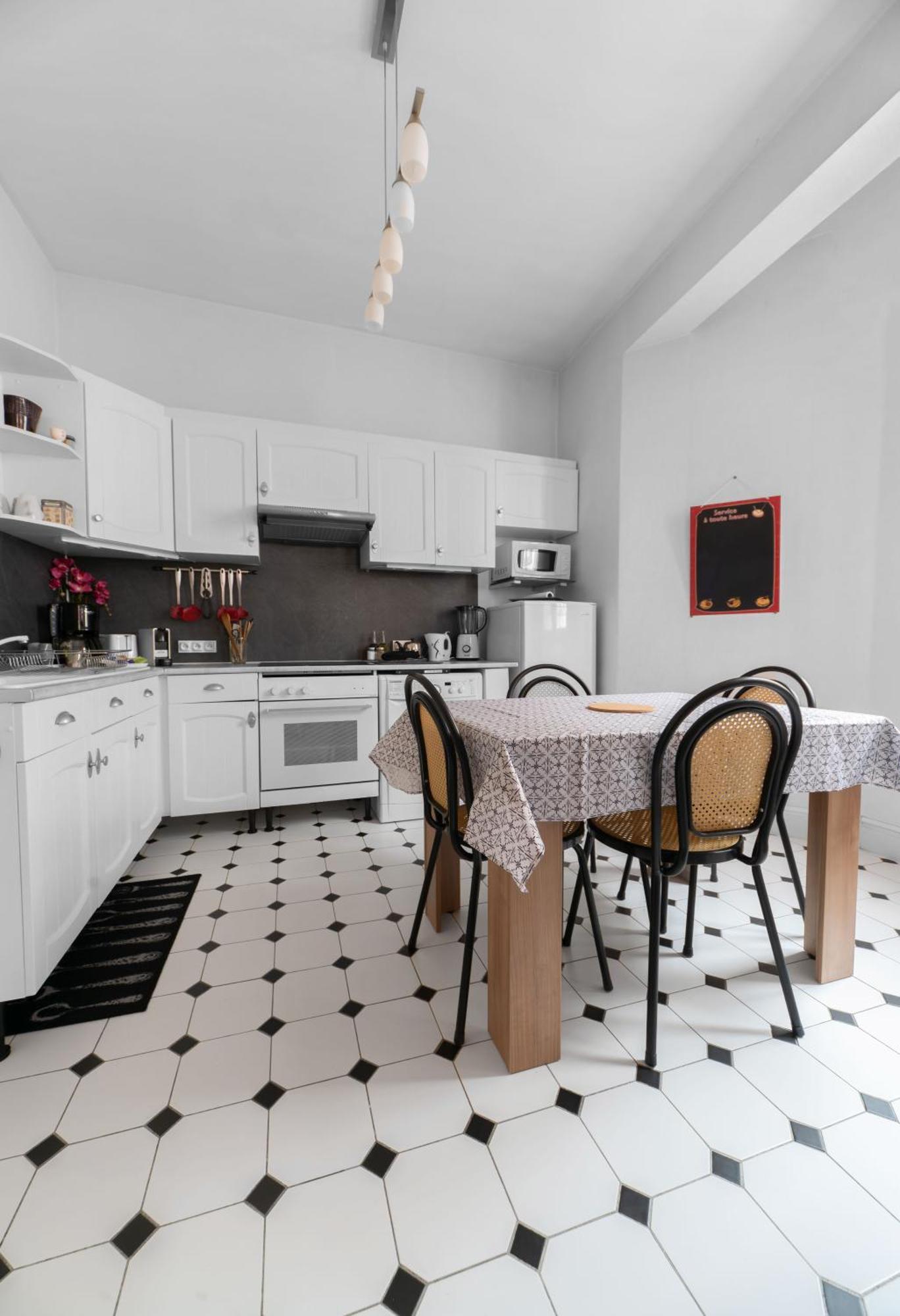 Le Lasteyras - Appartement Charmant En Centre Ville Vichy Eksteriør billede