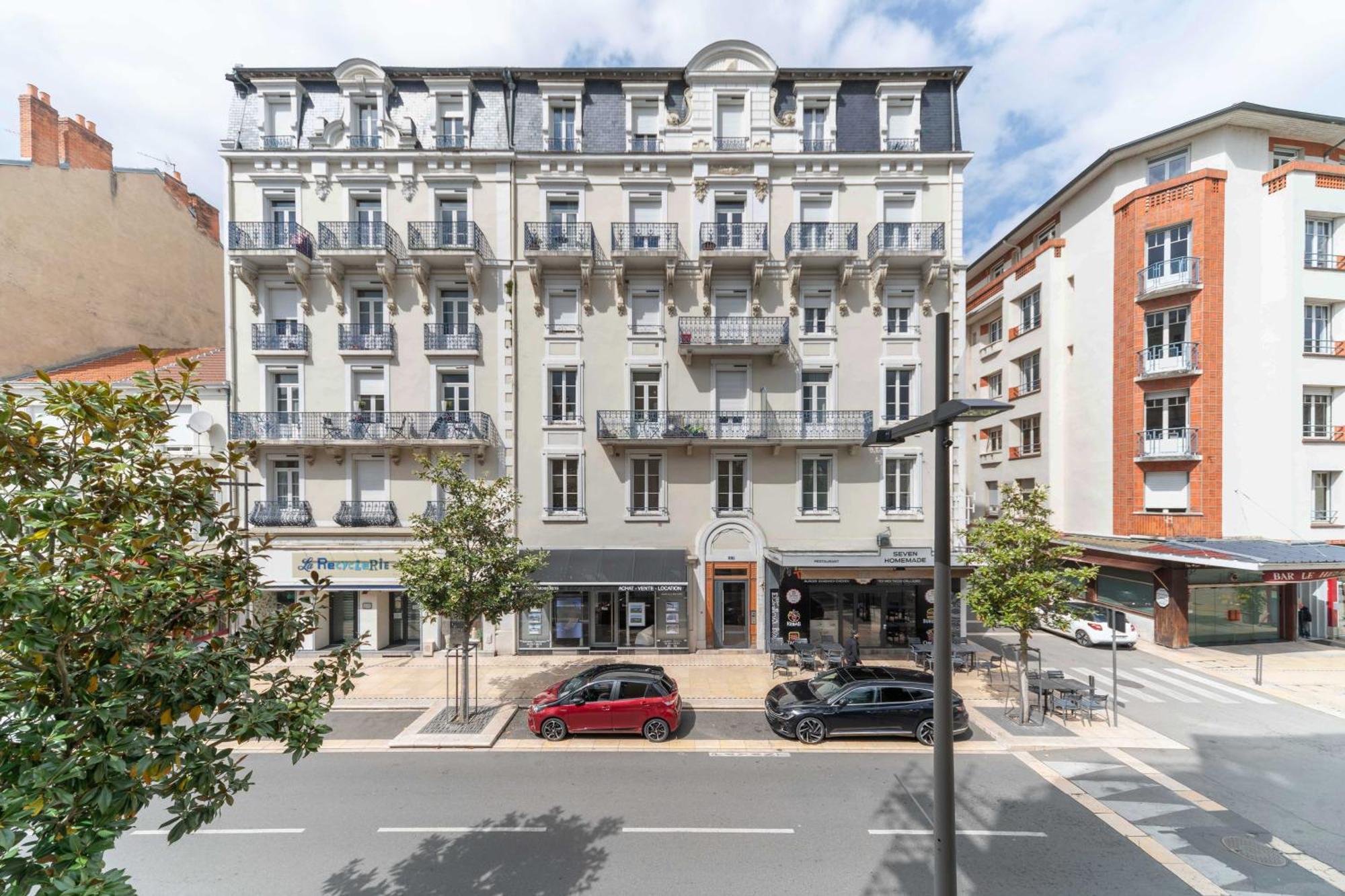 Le Lasteyras - Appartement Charmant En Centre Ville Vichy Eksteriør billede